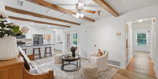 4 Bedroom with a Pool in Helotes! Gallery 10