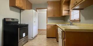 Amazing 3 bedroom house in Maplewood. Gallery 1