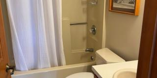 Rental on Whitefish Lake - 4 Bedroom 3 bath - $5,800 Per Month Gallery 12