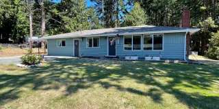 Spacious 3-Bedroom Home Near NAS Whidbey with Large Backyard Gallery 1