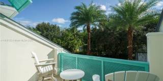 545 SW Indianola St Gallery 60