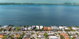 1621 S Treasure Dr Gallery 36