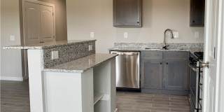 432 Red Robin Street Gallery 8