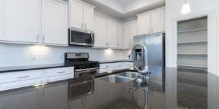Huge Home in Perfect South Austin Location Gallery 5