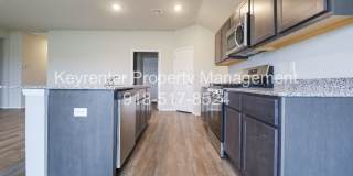 New Construction with Pond View! 4 Bed 2 Bath Broken Arrow Gallery 20