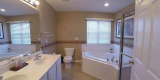 Room in 4 Bedroom Home at Haywards Heath Ln Gallery 16