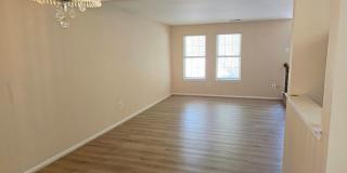 Beautiful 3BR Townhome in Burtonsville | Garage, Deck & Community Amenities Gallery 7