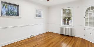 212 FREDERICK Avenue S Gallery 25
