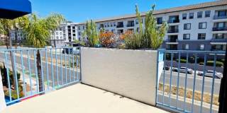 Light-Filled 1 Bed / 1 Bath Condo in UTC, San Diego – Skylights & Balcony Gallery 14