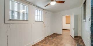 Adorable WE-HO Cottage Gallery 7