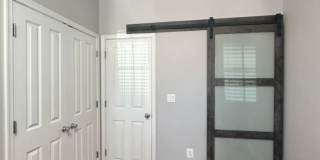 Stylish 2 Bedroom with Spa Bath, Hardwood Floors and Parking Gallery 20