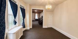 Spacious 6-Bedroom Rental in North Philadelphia | Small Dogs Welcome Gallery 3