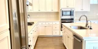 Stunning five bedroom in The Cannery Gallery 7