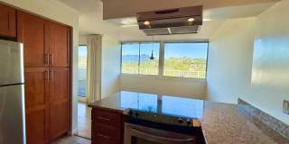 BEAUTIFUL UPPER 3BD/2BA UNIT PLUS BONUS ROOM. TIBURON CONDO. MT.TAM VIEWS! Gallery 5