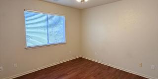 Beautiful Lakefront Home in the Vineyard! 55+ community Gallery 38