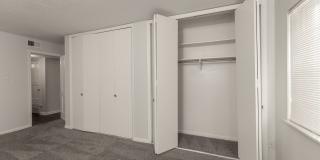 Colonial Apartments Gallery 69