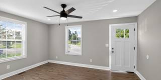 Charming 2BR Duplex in Oak Ridge Gallery 5