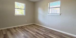 6710 SW Embassy Cir - AVAILABLE NOW! Gallery 13