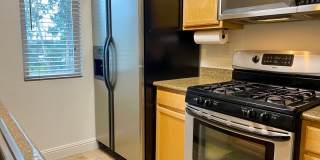 Spacious Two Bedroom featuring Ensuite Bathrooms! TWO ASSIGNED PARKING SPACES! Air Conditioning Included! Gallery 7