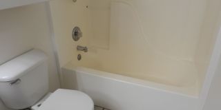 5 bedroom 3 bath Gallery 12