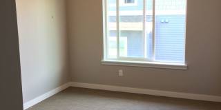 Spacious 3 & 4 Bedroom Apartments Near WWU + Downtown Gallery 32