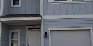 FULLY FURNISHED Hathaway Town-home Gallery 1