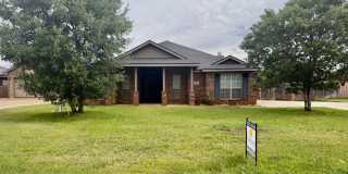 Gorgeous 4/2/2 in Bella Mia Estates! Lubbock-Cooper ISD! Gallery 1