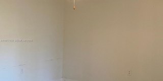 22104 Glenmoor Drive Gallery 8