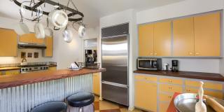 Charming Downtown Oasis | Steps to Pearl Street Gallery 4