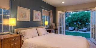 Beautifully Remodeled Home in Fantastic Westside Village/Palms location Gallery 12