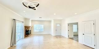 Great Single Story Home Minutes from Everything in Quiet cul-de-sac Street & Neighborhood Location of Vista! Gallery 4