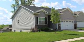4 Bedroom, 3 bath close to University and available August 14, 2026 Gallery 1