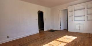 2 Bedroom 1 Bathroom House with a Fenced-in Yard! Gallery 7