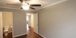 3 Bedroom, 1.5 Bath! New on the Market and Newly Renovated! Better Hurry!! Gallery 9