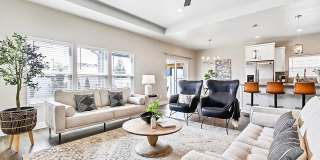 2035 E Oakcrest Drive Gallery 1