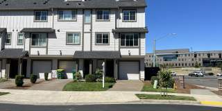 Stunning Corner-Unit Townhome with 4th Bedroom Private Suite in River Terrace, Bonus Room, Pool, Pickleball and More Gallery 1