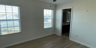 End-Unit Cornelius Townhome | 3BR + Flex Room | Fenced Courtyard | Near Birkdale & Greenway Gallery 18