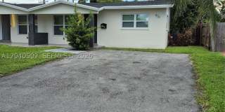 823 NW 30th Ct Gallery 1