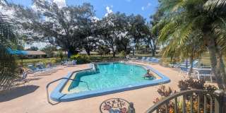 Annual unfurnished   **55+**     2/2 villa downtown Sarasota Gallery 25