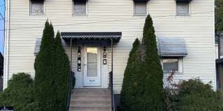 NO SECURITY DEPOSIT REQUIRED! One Bedroom Apartment in Kingston! Gallery 1