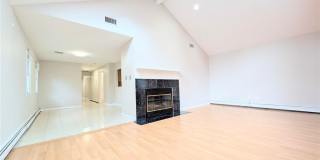 515 Broad Avenue Gallery 1