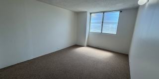 Large 2/2 Waikiki Condo with Parking, Lanai, A/C & W/D in unit! Gallery 13