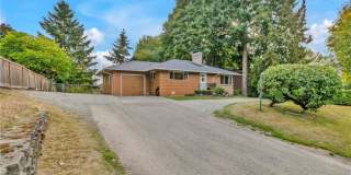 4 Bedroom Kent home walking distance to lake meridian Gallery 1