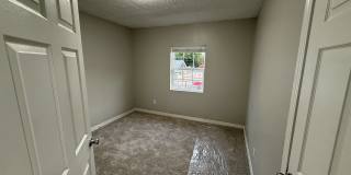 332 E Lincoln St Gallery 18