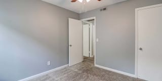 Amalie Apartment Homes Gallery 12
