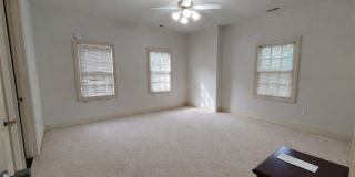 Room in 4 Bedroom Home at Presidents Dr Gallery 12