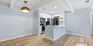 East Bridge Town Lofts Living | Prime Location Near Downtown Charleston Gallery 5