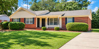 Pet-Friendly Home Near UNCW with Open-Concept Living – Co-Signers Welcome! Pet-Friendly Home Near UNCW with Open-Concept Living – Co-Signers Welcome! Gallery 1