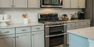 4bd 3.5b Almost New Townhome Gallery 4