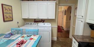 Knoxville 37917 - Available Now! 2 bedroom, 1 bath home - Contact Lisa Vineyard 865-216-9334 Gallery 26